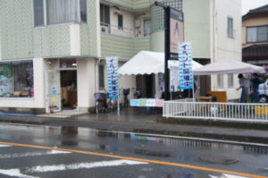 本日、雨でもふれあい感謝祭開催しています。