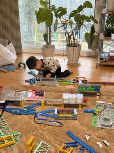 DIY？プラレールの棚を作ってみました♪